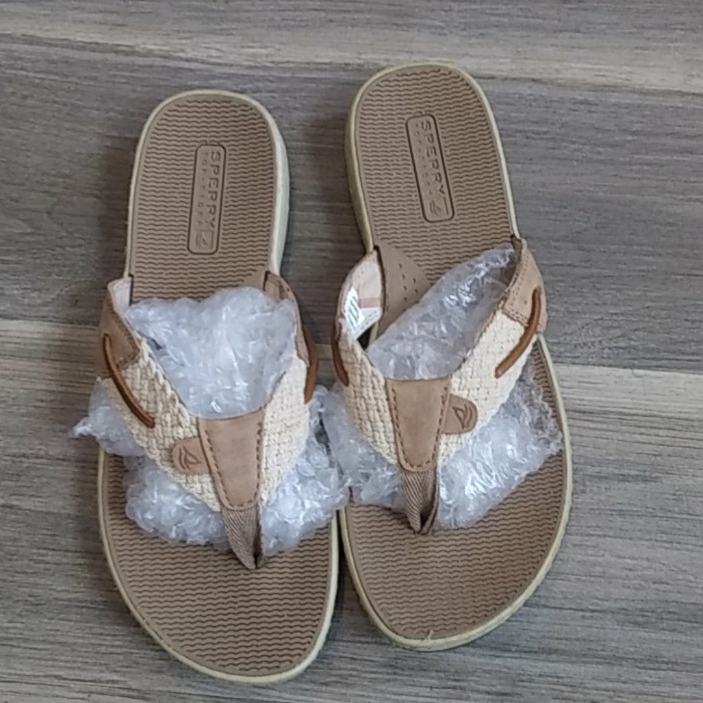 Sperry flip flops. Size 8. Cream/tan